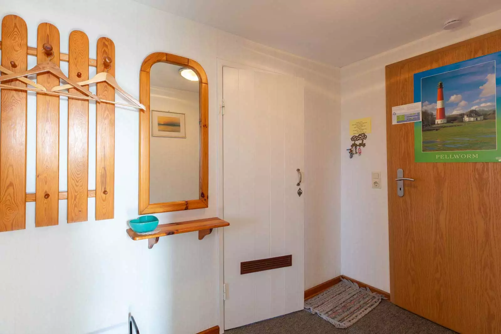 Flur mit Garderobe in der Ferienwohnung Abendsünn