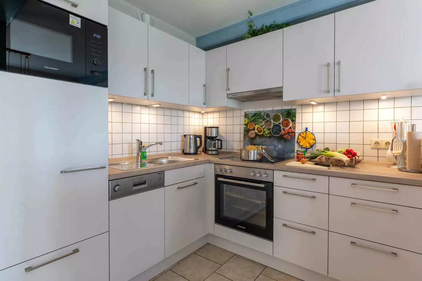 Moderne Einbauküche in der Ferienwohnung Schimmelreiter auf Pellworm